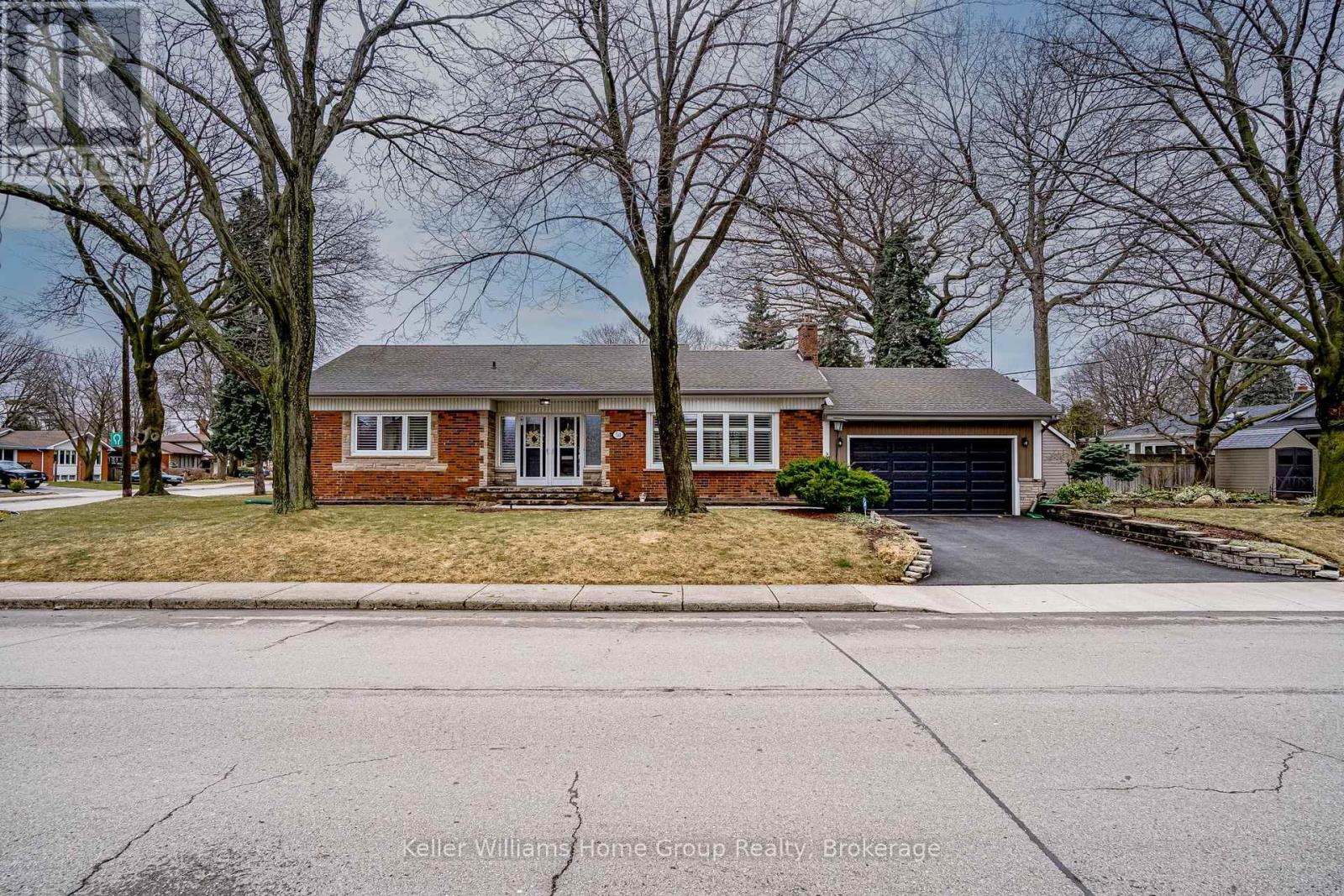 50 Edgewood Avenue, Hamilton, Ontario  L8T 1K1 - Photo 2 - X12249103