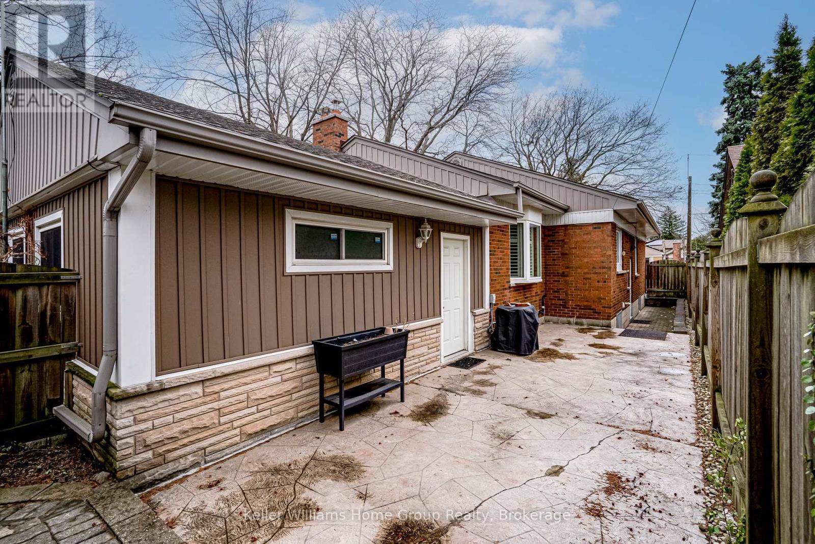50 Edgewood Avenue, Hamilton, Ontario  L8T 1K1 - Photo 34 - X12249103