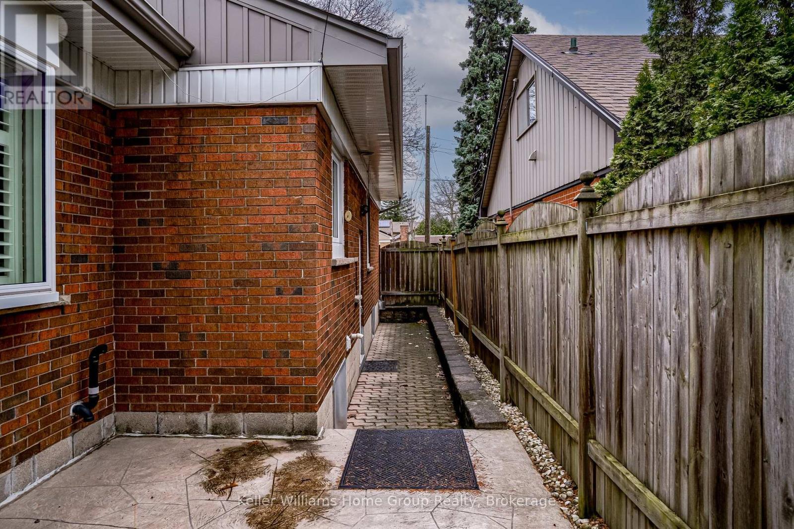 50 Edgewood Avenue, Hamilton, Ontario  L8T 1K1 - Photo 35 - X12249103