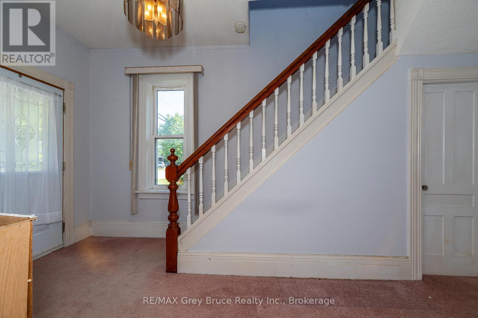 367 2nd Ave Se Avenue, Georgian Bluffs, Ontario  N4K 5T2 - Photo 10 - X12249245