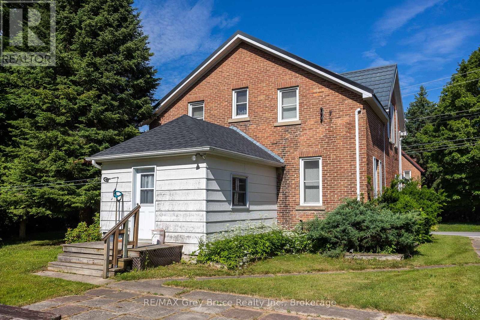 367 2nd Ave Se Avenue, Georgian Bluffs, Ontario  N4K 5T2 - Photo 22 - X12249245