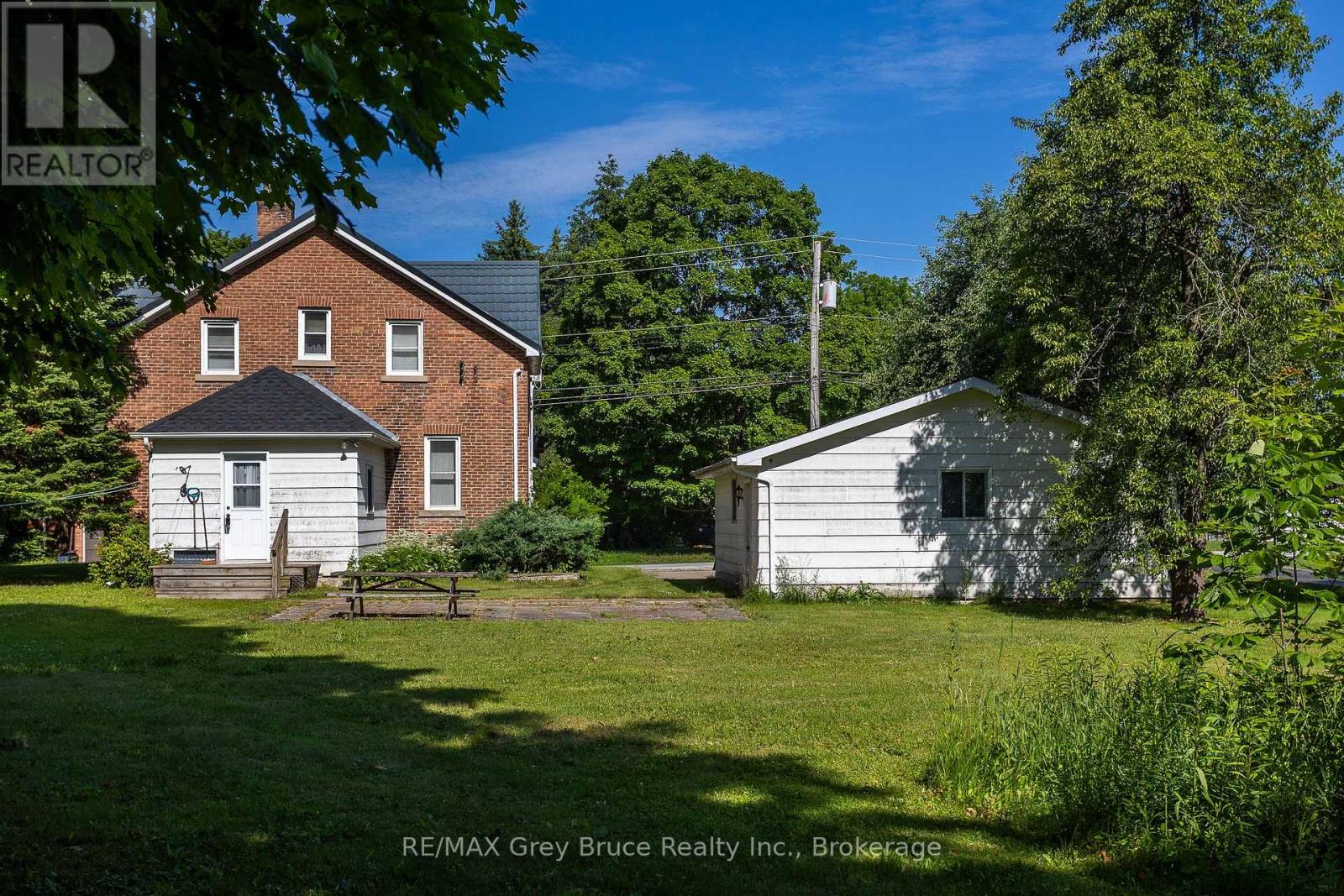 367 2nd Ave Se Avenue, Georgian Bluffs, Ontario  N4K 5T2 - Photo 23 - X12249245