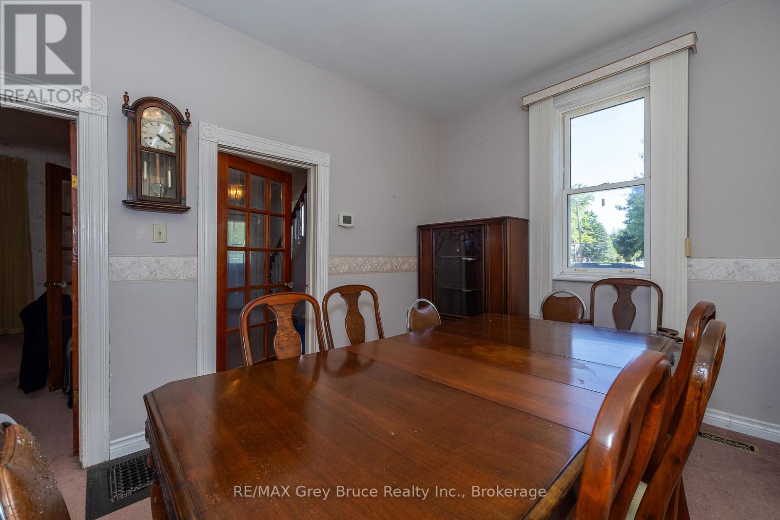 367 2nd Ave Se Avenue, Georgian Bluffs, Ontario  N4K 5T2 - Photo 5 - X12249245