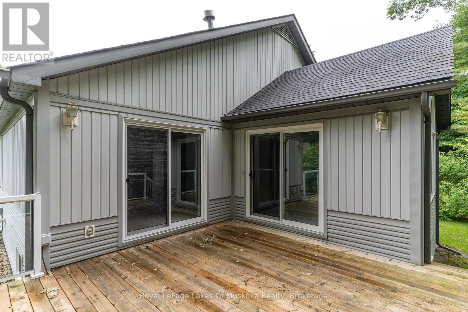 25 Stonehedge Close, Gravenhurst, Ontario  P1P 1Y7 - Photo 16 - X12249286