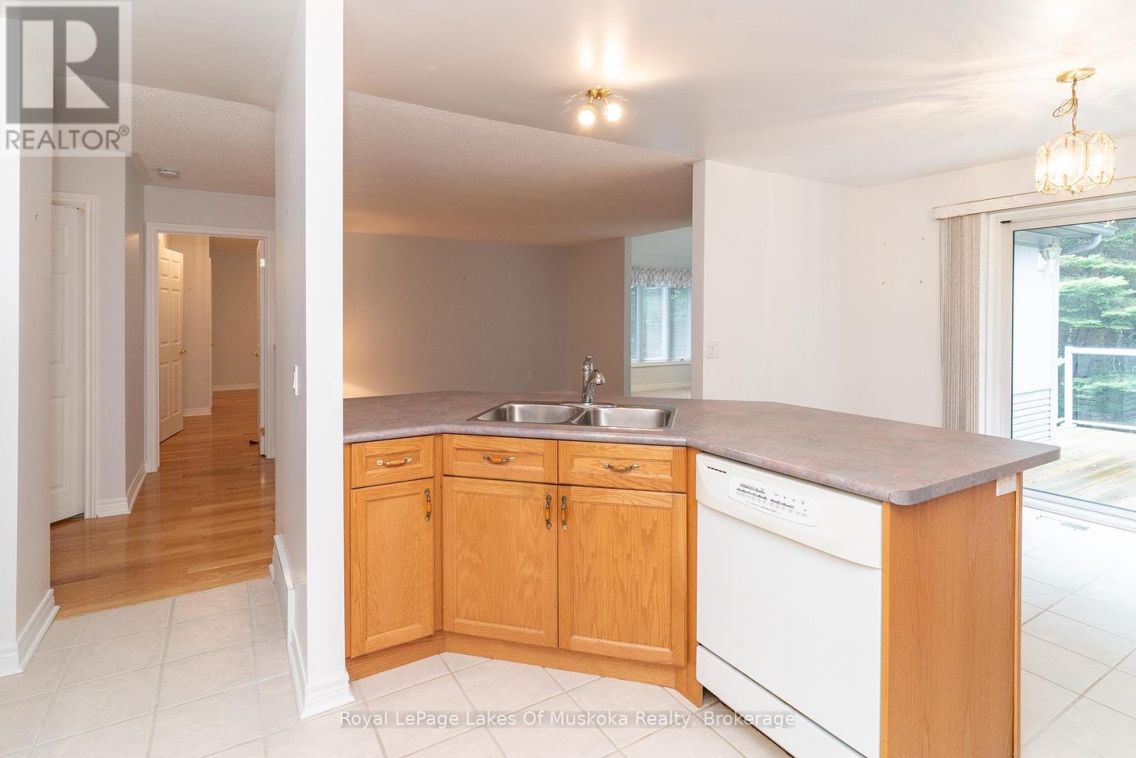 25 Stonehedge Close, Gravenhurst, Ontario  P1P 1Y7 - Photo 21 - X12249286