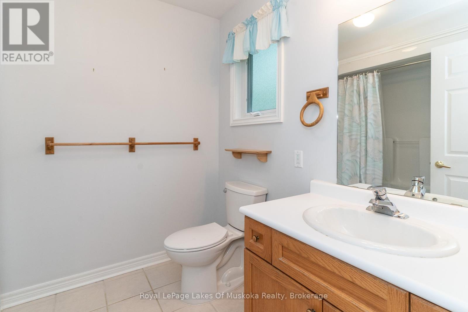 25 Stonehedge Close, Gravenhurst, Ontario  P1P 1Y7 - Photo 24 - X12249286