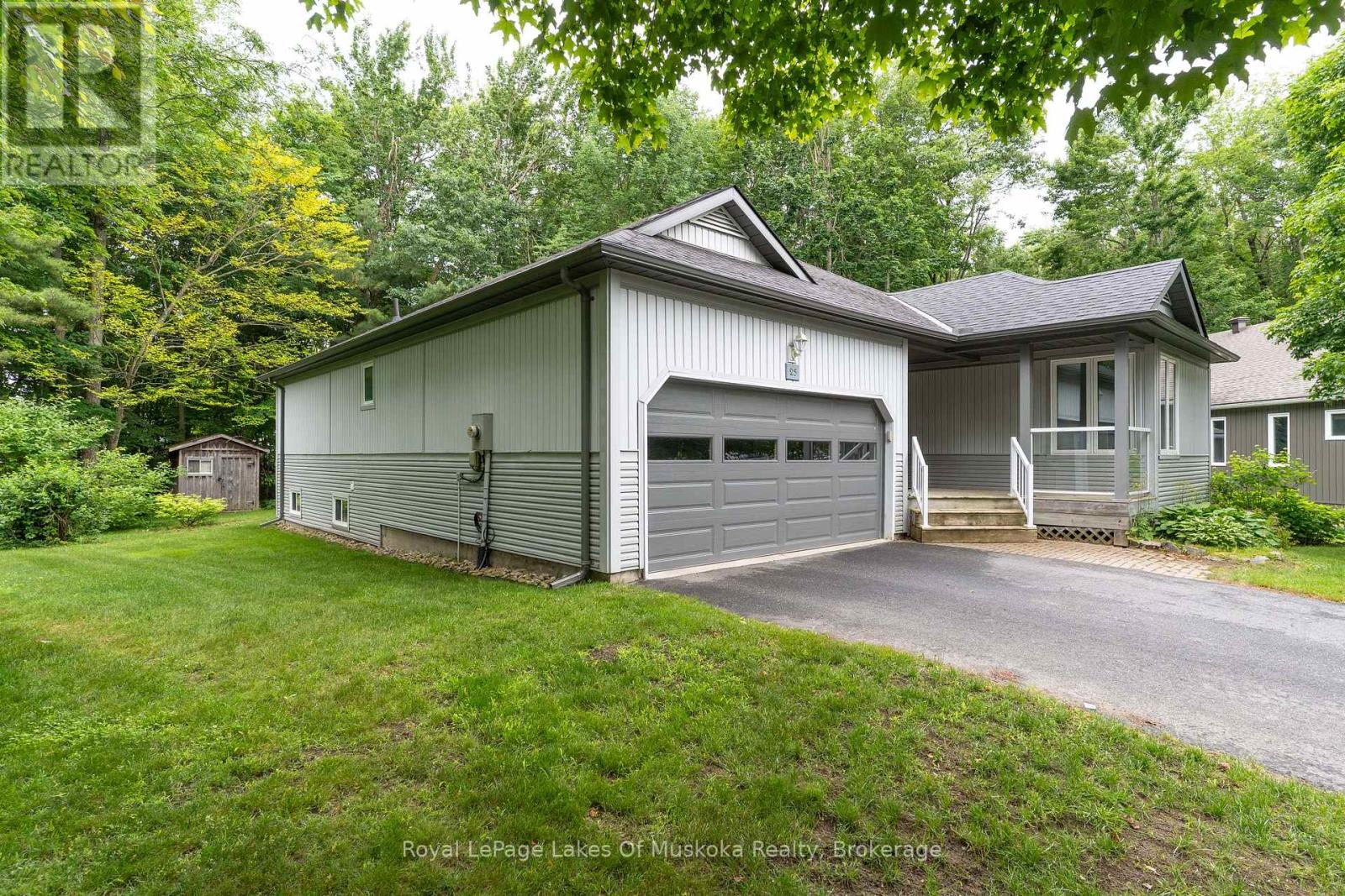 25 Stonehedge Close, Gravenhurst, Ontario  P1P 1Y7 - Photo 39 - X12249286
