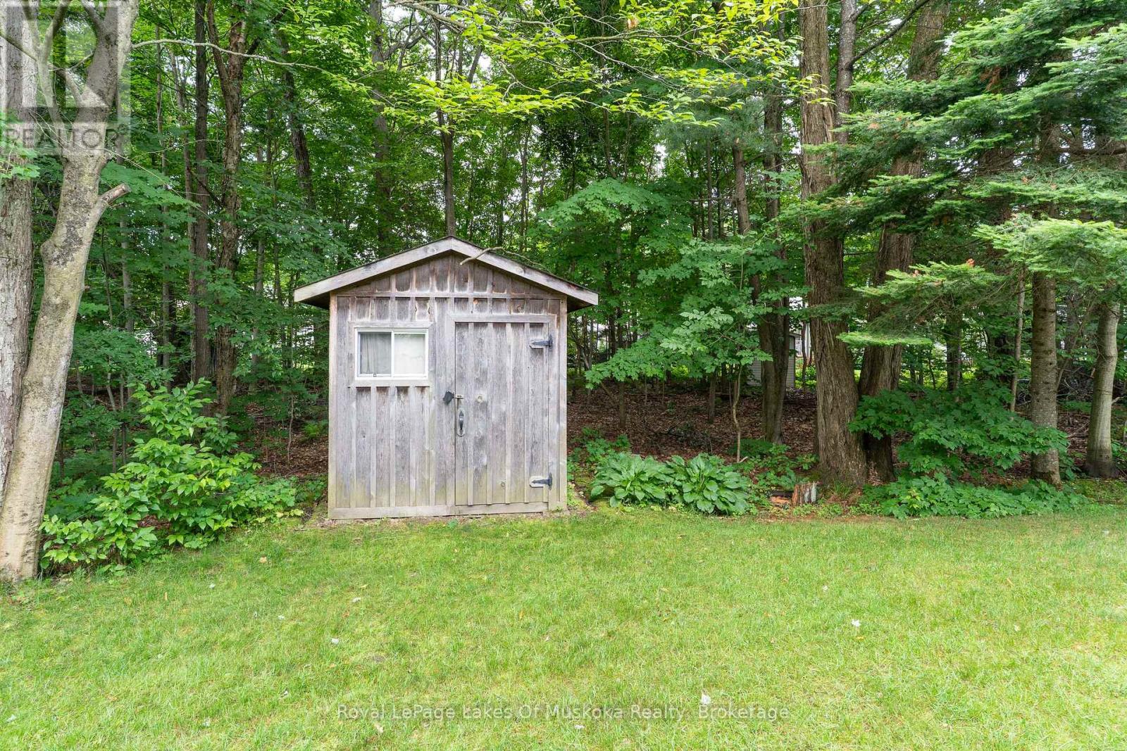 25 Stonehedge Close, Gravenhurst, Ontario  P1P 1Y7 - Photo 40 - X12249286