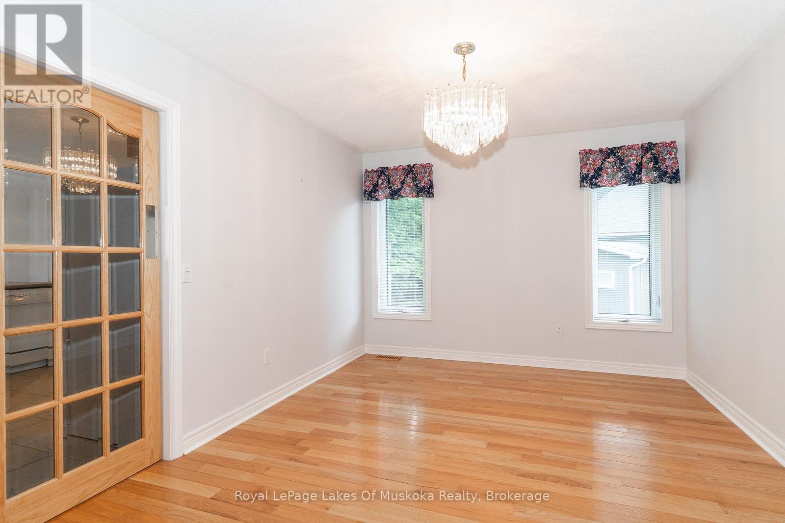 25 Stonehedge Close, Gravenhurst, Ontario  P1P 1Y7 - Photo 6 - X12249286