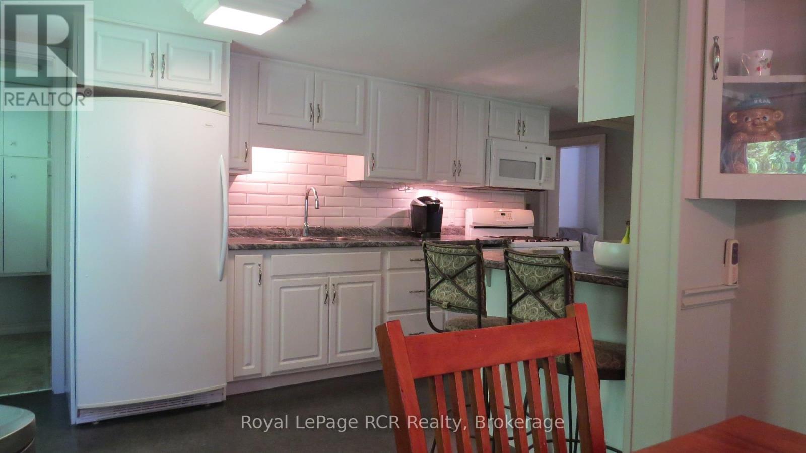 164 Edward Street, Saugeen Shores, Ontario  N0H 2L0 - Photo 35 - X12249308