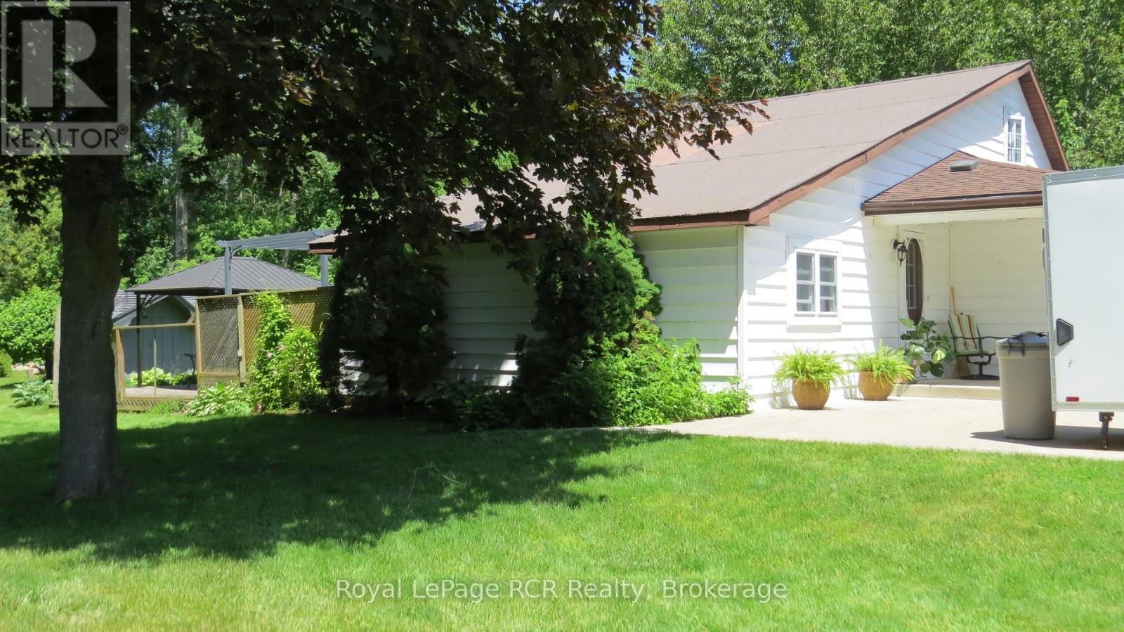 164 Edward Street, Saugeen Shores, Ontario  N0H 2L0 - Photo 4 - X12249308