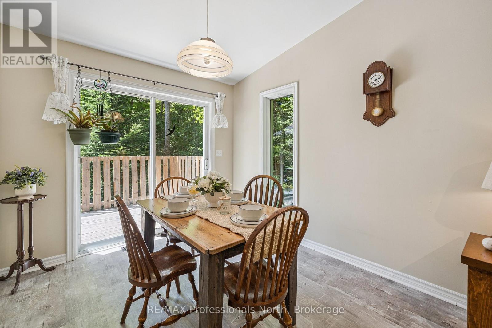 504 South Waseosa Lake Road, Huntsville, Ontario  P1H 2N5 - Photo 11 - X12249335