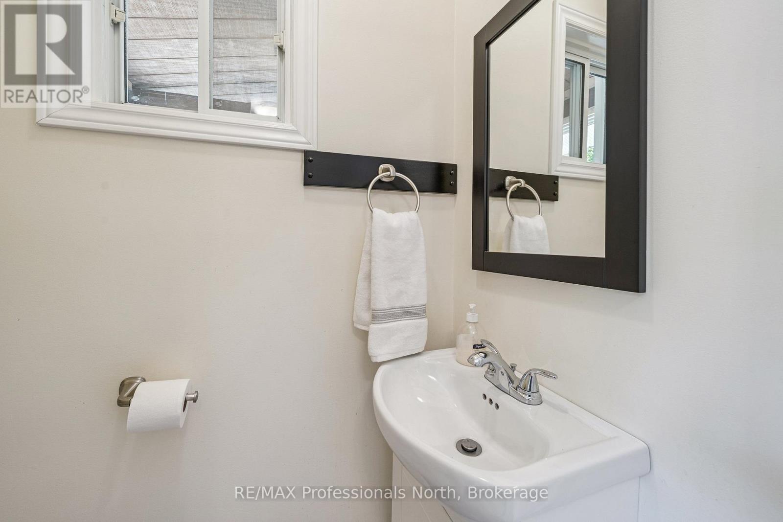 504 South Waseosa Lake Road, Huntsville, Ontario  P1H 2N5 - Photo 25 - X12249335