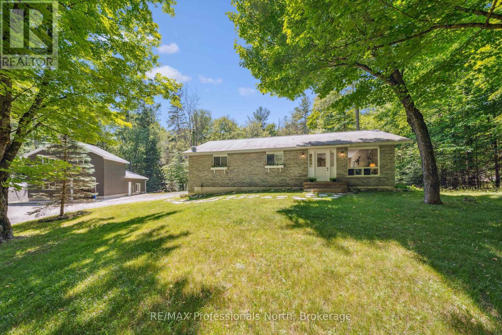504 South Waseosa Lake Road, Huntsville, Ontario  P1H 2N5 - Photo 27 - X12249335