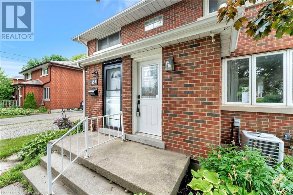 195 Erb Street E Unit# A, Waterloo, Ontario  N2J 1M7 - Photo 2 - 40742332