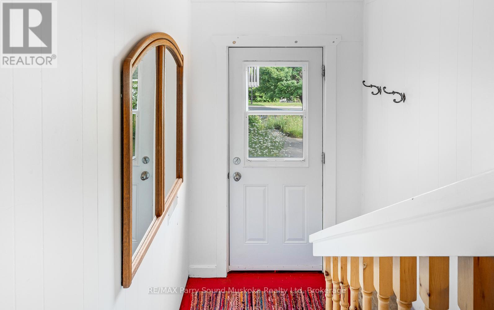 34 Bay Street, Parry Sound, Ontario  P2A 1S5 - Photo 4 - X12249468