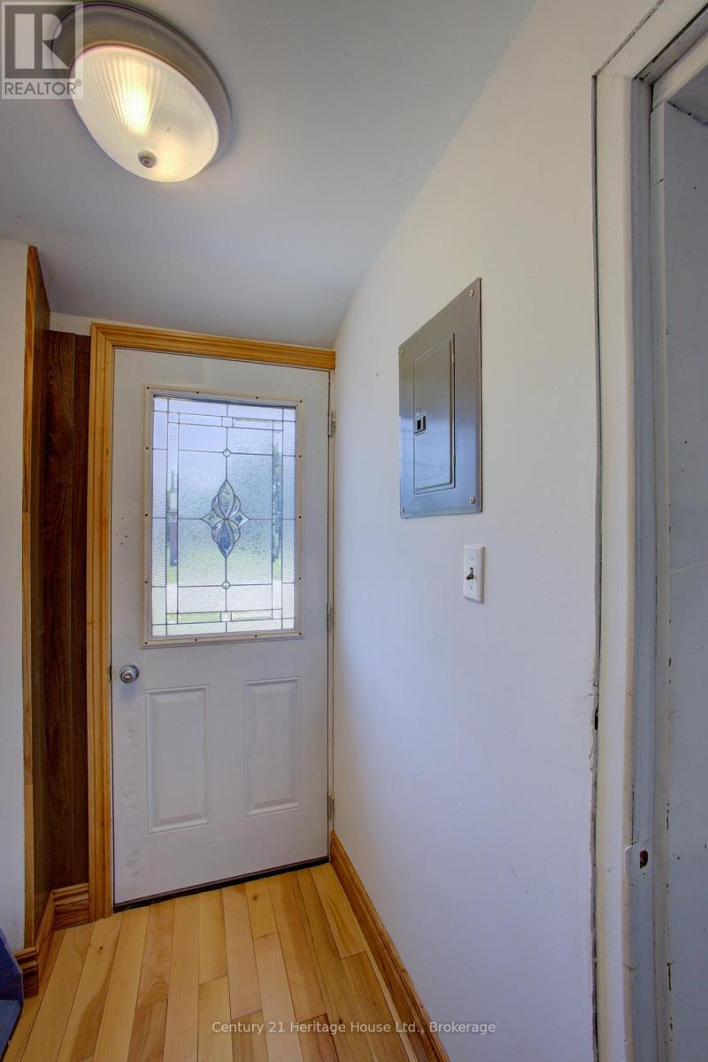 450 Douglas Street W, West Grey, Ontario  N0G 1R0 - Photo 16 - X12249606