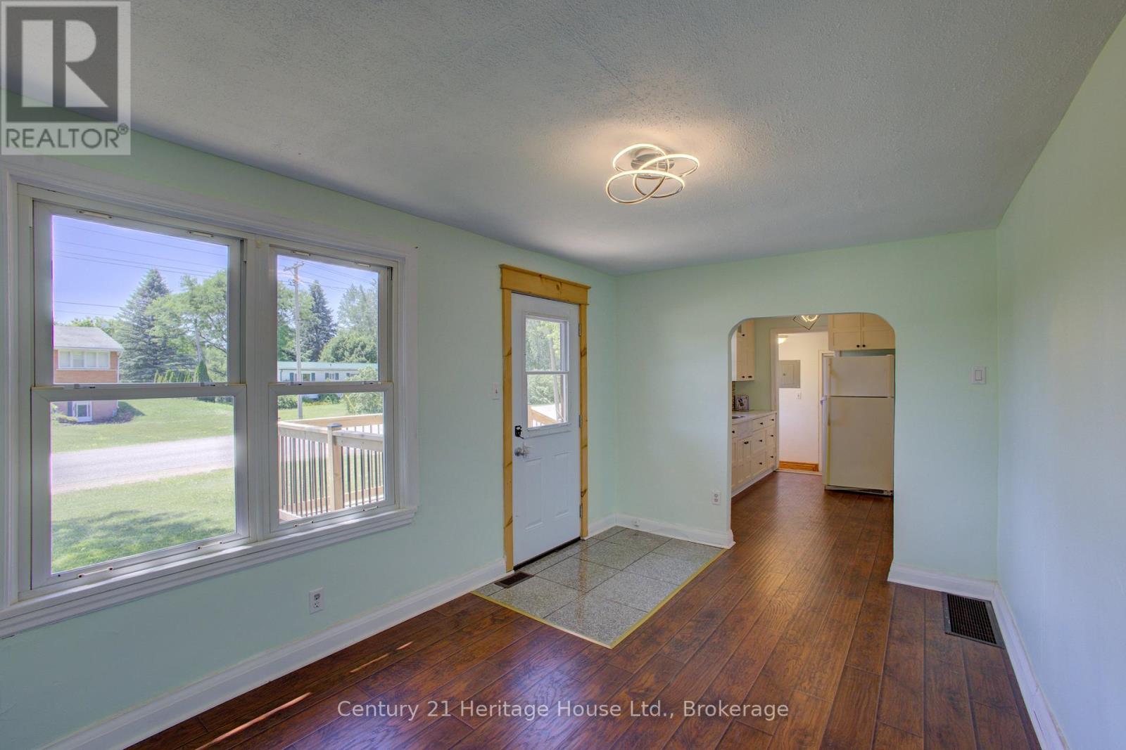 450 Douglas Street W, West Grey, Ontario  N0G 1R0 - Photo 6 - X12249606