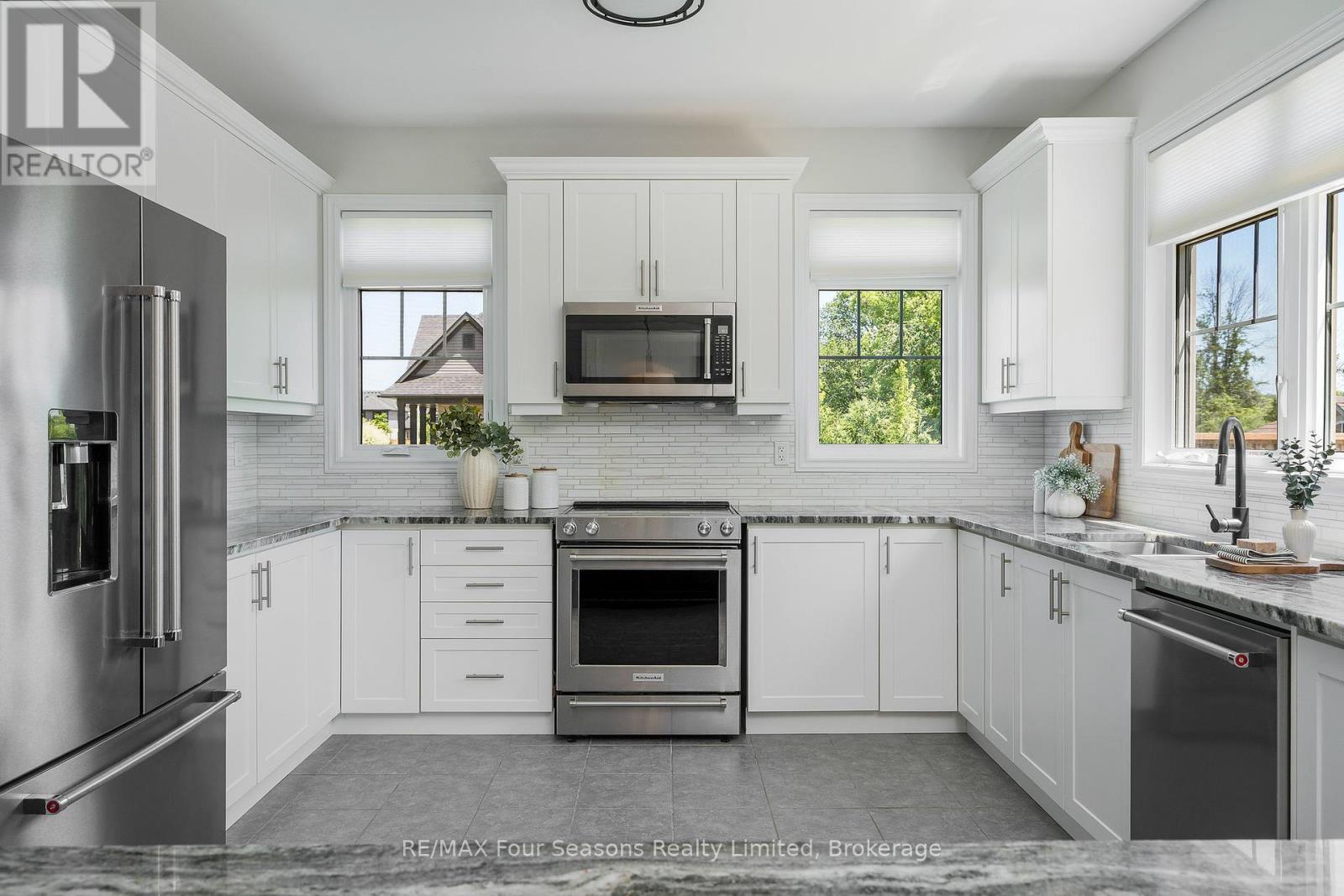 64 Kirby Avenue, Collingwood, Ontario  L9Y 3Y8 - Photo 14 - S12249639