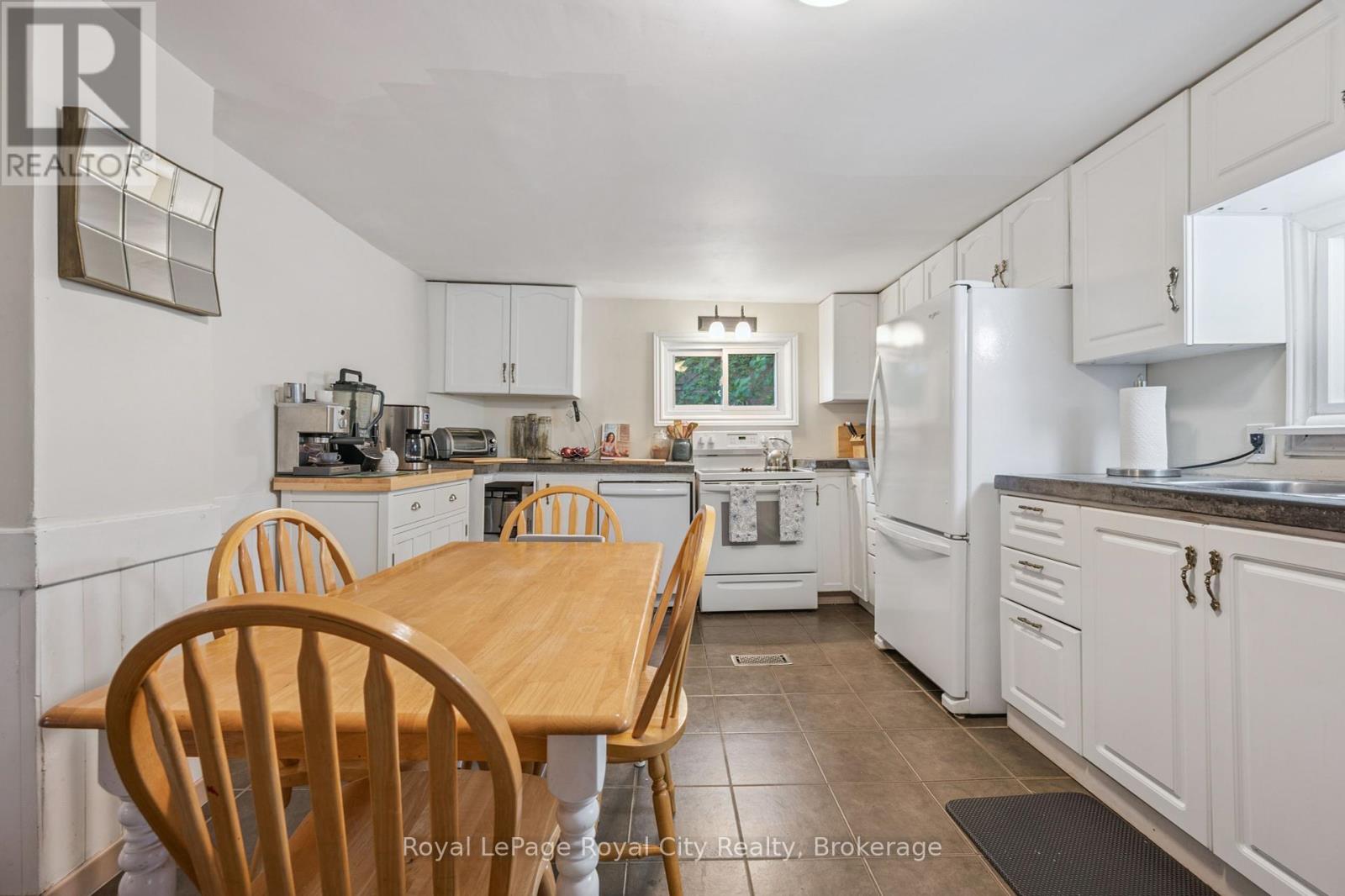 156 York Road, Guelph, Ontario  N1E 3E9 - Photo 17 - X12249641