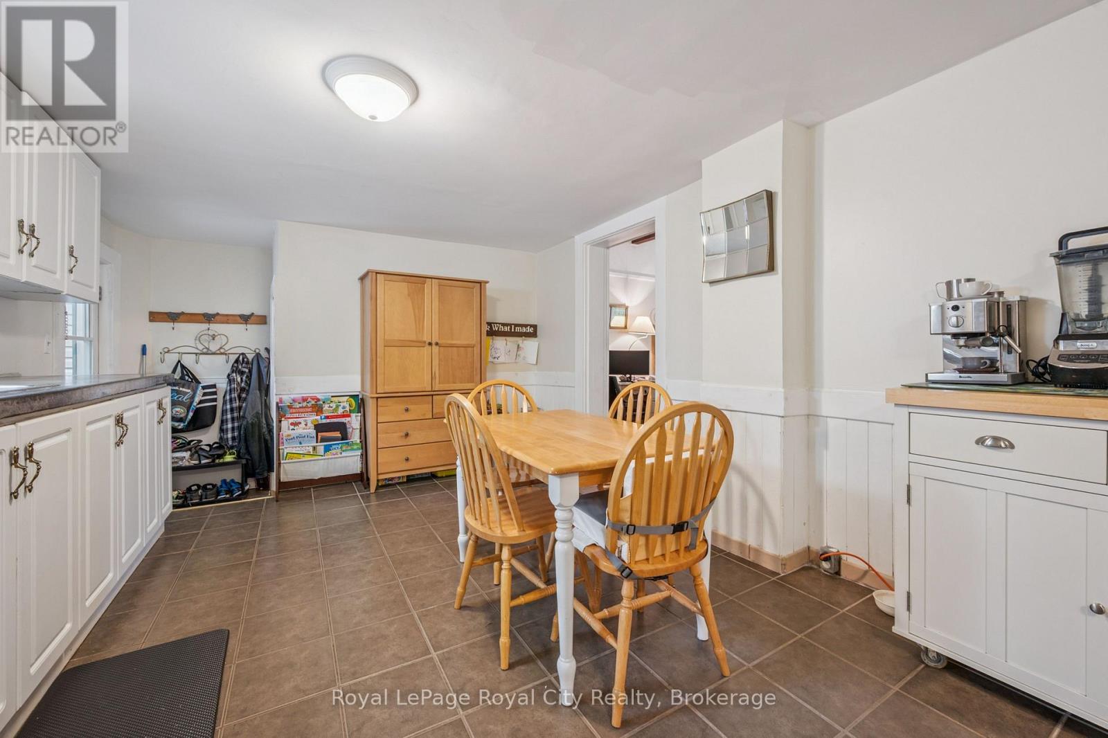 156 York Road, Guelph, Ontario  N1E 3E9 - Photo 18 - X12249641