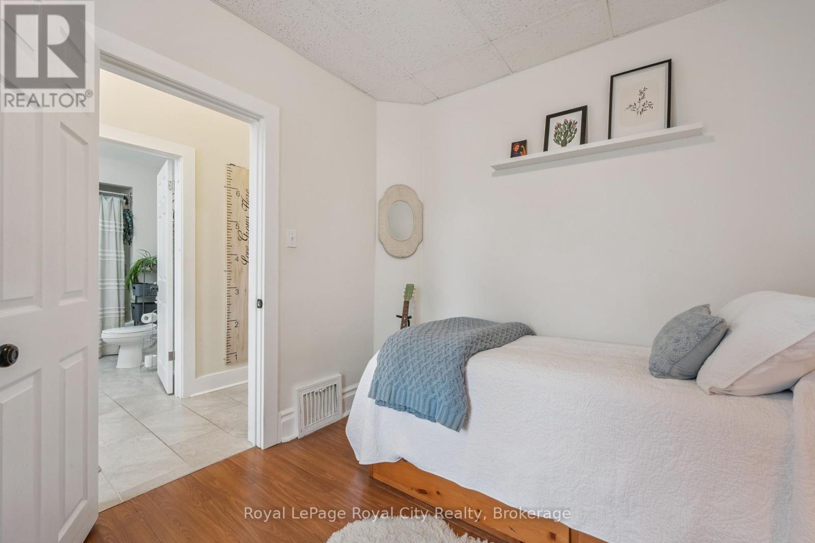 156 York Road, Guelph, Ontario  N1E 3E9 - Photo 23 - X12249641