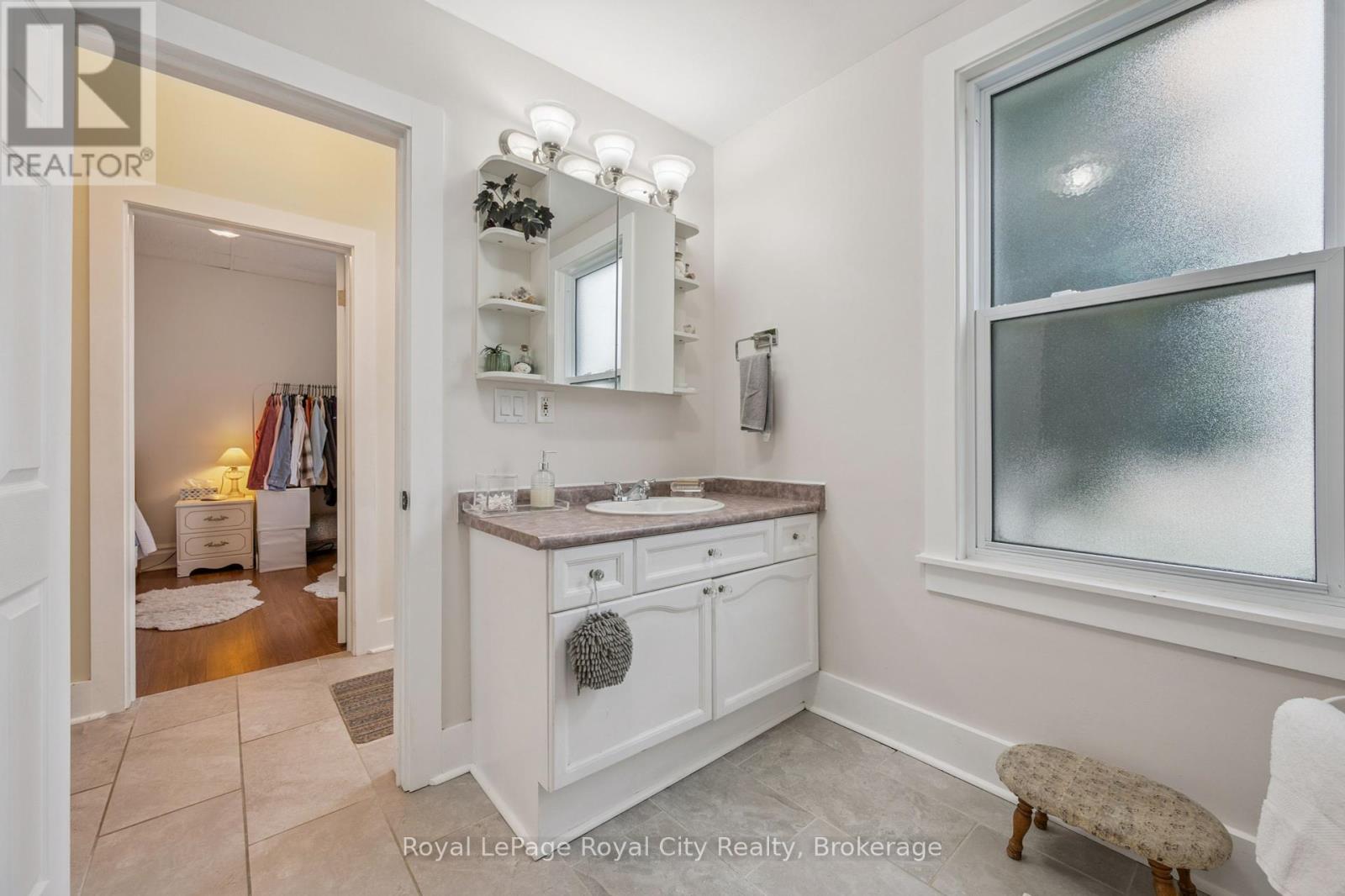 156 York Road, Guelph, Ontario  N1E 3E9 - Photo 25 - X12249641