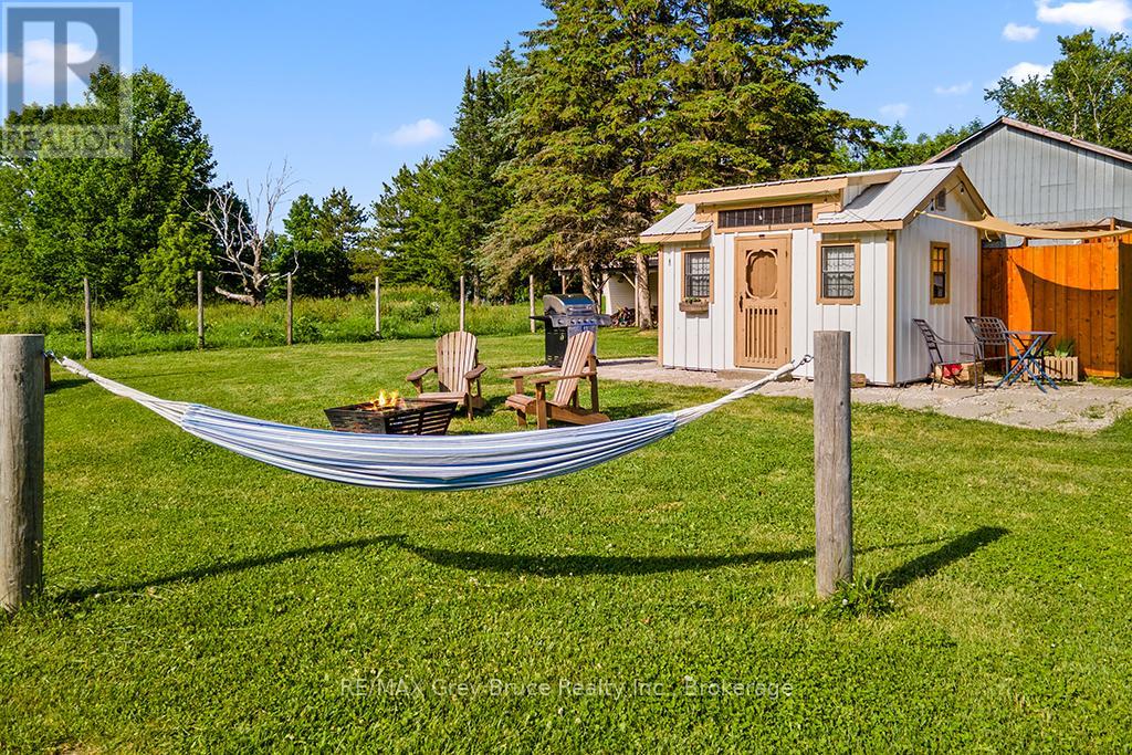 363172 Lindenwood Road, Georgian Bluffs, Ontario  N0H 1S0 - Photo 11 - X12249782