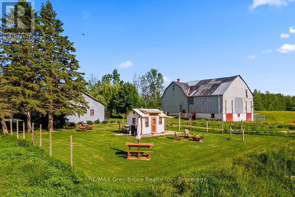 363172 Lindenwood Road, Georgian Bluffs, Ontario  N0H 1S0 - Photo 12 - X12249782