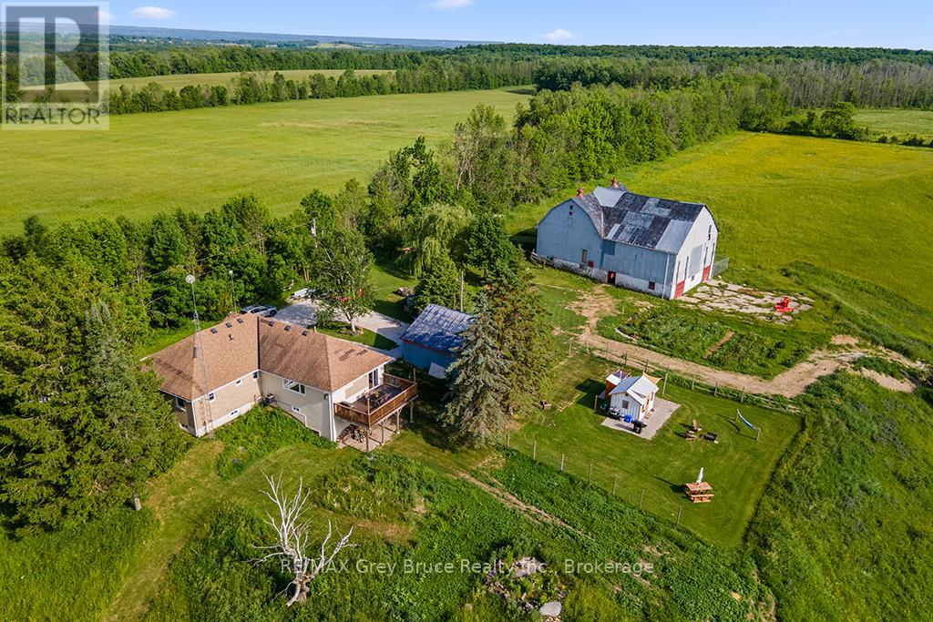 363172 Lindenwood Road, Georgian Bluffs, Ontario  N0H 1S0 - Photo 3 - X12249782