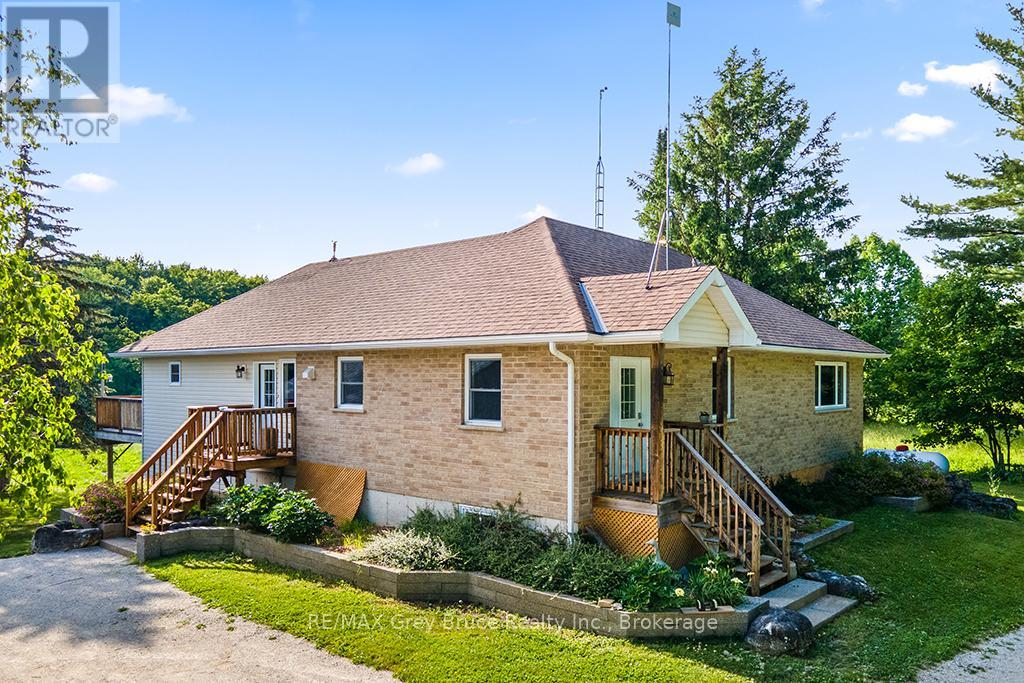 363172 Lindenwood Road, Georgian Bluffs, Ontario  N0H 1S0 - Photo 39 - X12249782