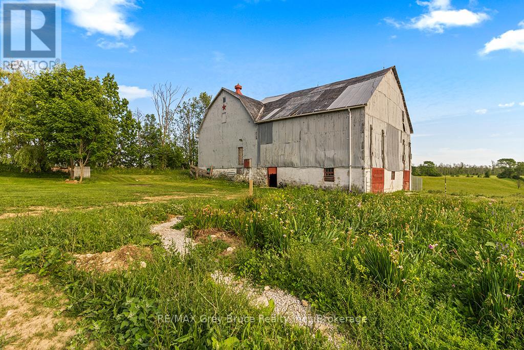363172 Lindenwood Road, Georgian Bluffs, Ontario  N0H 1S0 - Photo 8 - X12249782