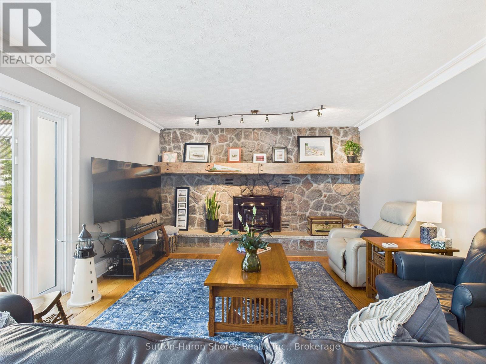 668 Gustavus Street, Saugeen Shores, Ontario  N0H 2C0 - Photo 18 - X12249897