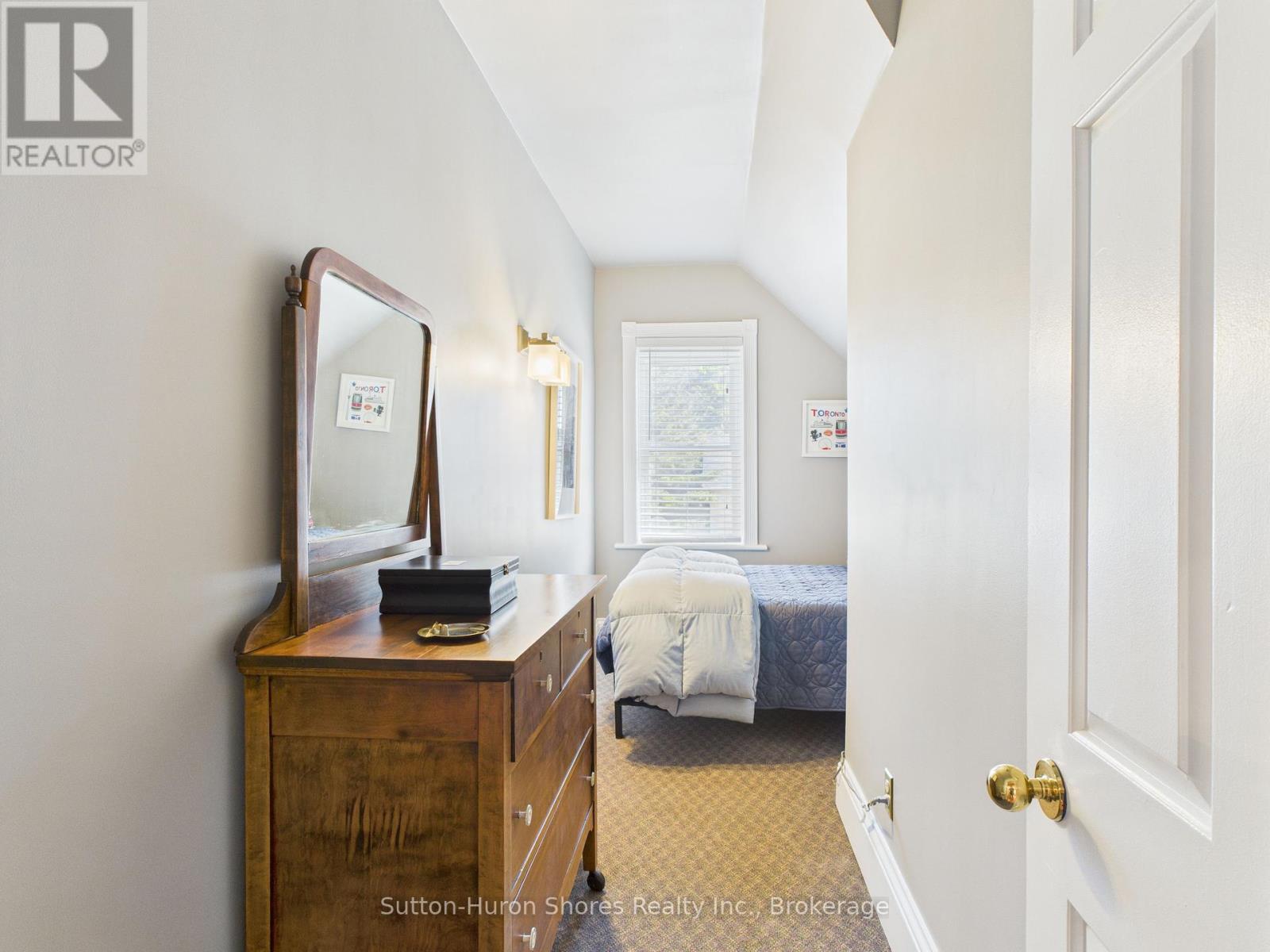 668 Gustavus Street, Saugeen Shores, Ontario  N0H 2C0 - Photo 32 - X12249897