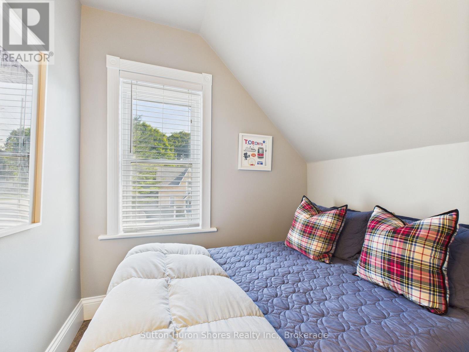 668 Gustavus Street, Saugeen Shores, Ontario  N0H 2C0 - Photo 33 - X12249897