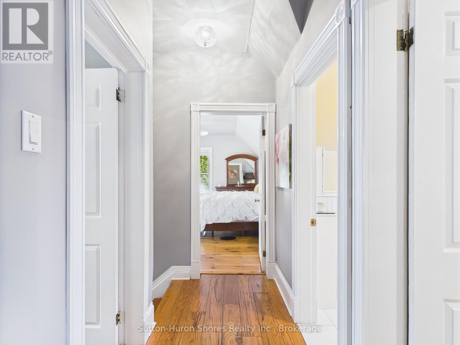 668 Gustavus Street, Saugeen Shores, Ontario  N0H 2C0 - Photo 34 - X12249897