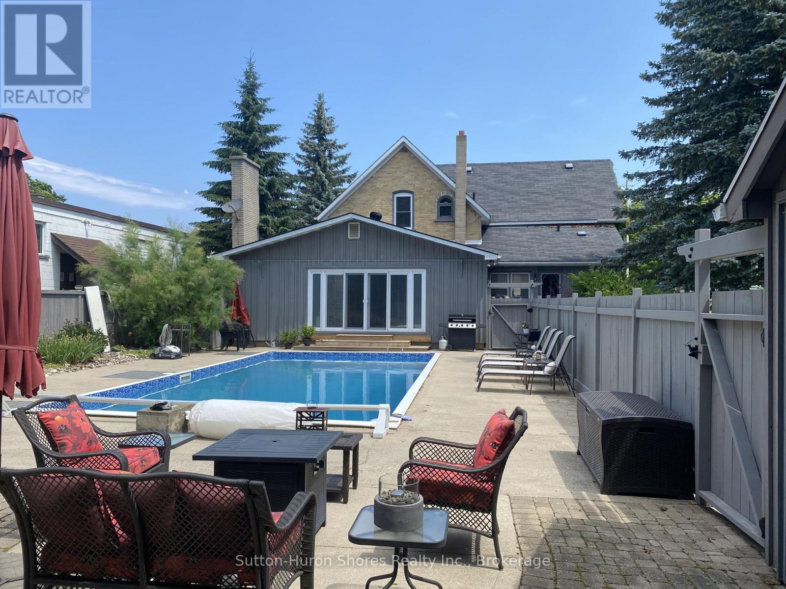 668 Gustavus Street, Saugeen Shores, Ontario  N0H 2C0 - Photo 43 - X12249897