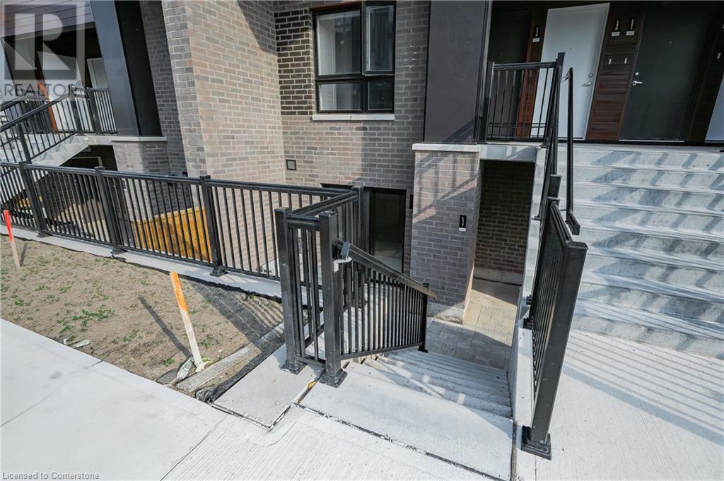 40 Palace Street Unit# L17, Kitchener, Ontario  N2E 0L2 - Photo 3 - 40745822