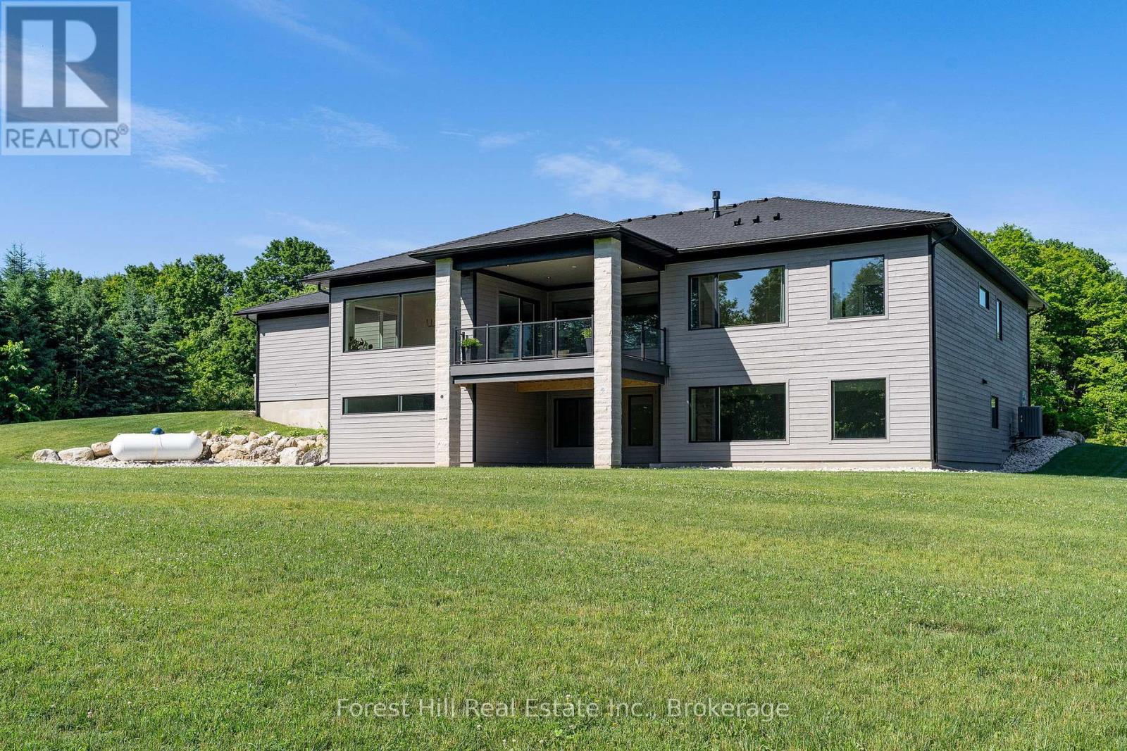 147 Blue Jay Crescent, Grey Highlands, Ontario  N0C 1H0 - Photo 5 - X12249951