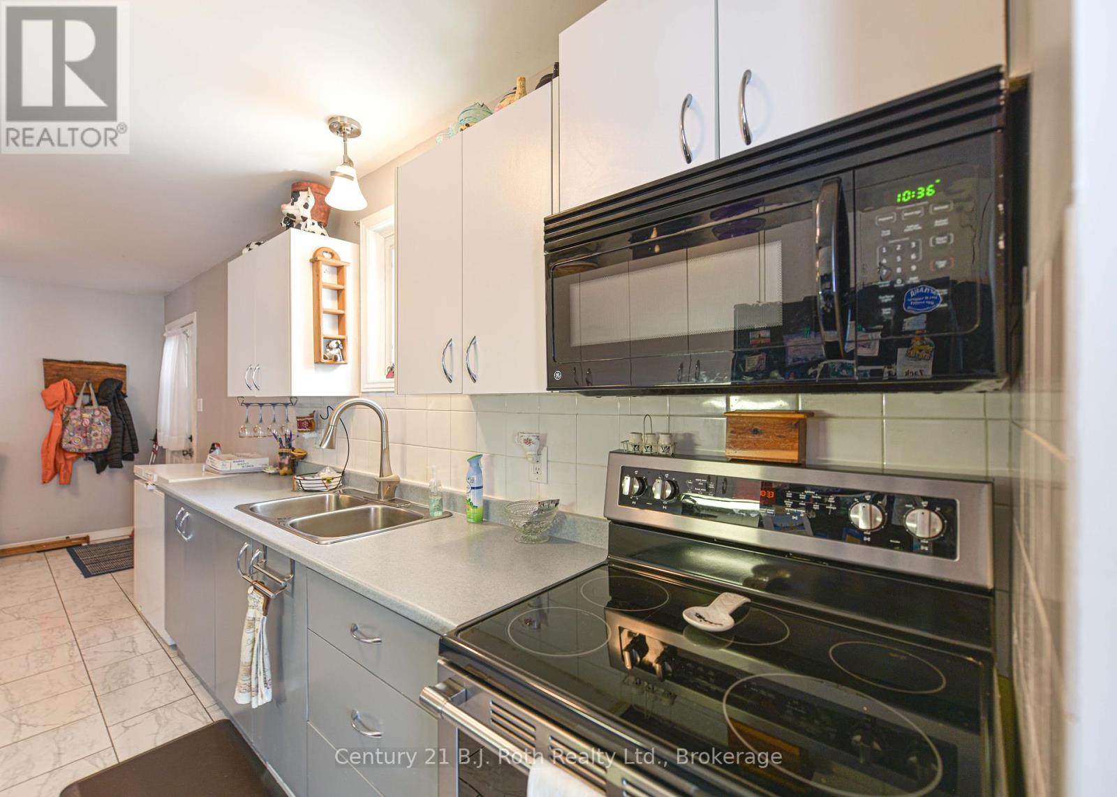 56 Bond Street, Orillia, Ontario  L3V 1J5 - Photo 14 - S12250020