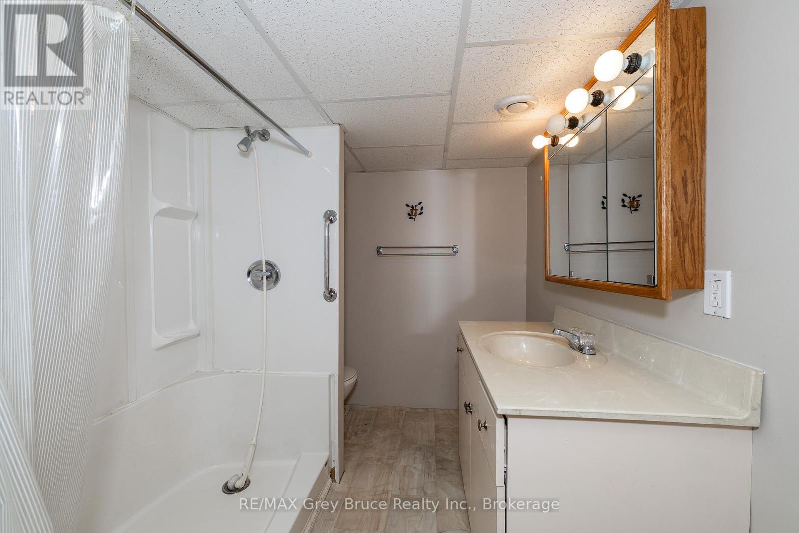 283 6 Concession, Arran-Elderslie, Ontario  N0H 2N0 - Photo 12 - X12250013