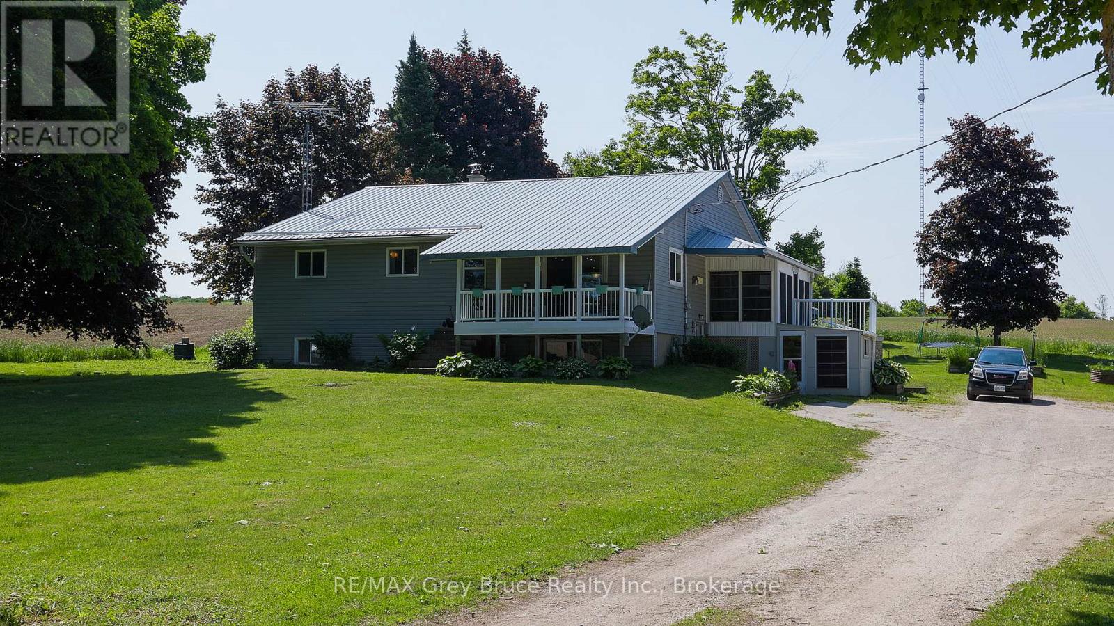 283 6 Concession, Arran-Elderslie, Ontario  N0H 2N0 - Photo 2 - X12250013
