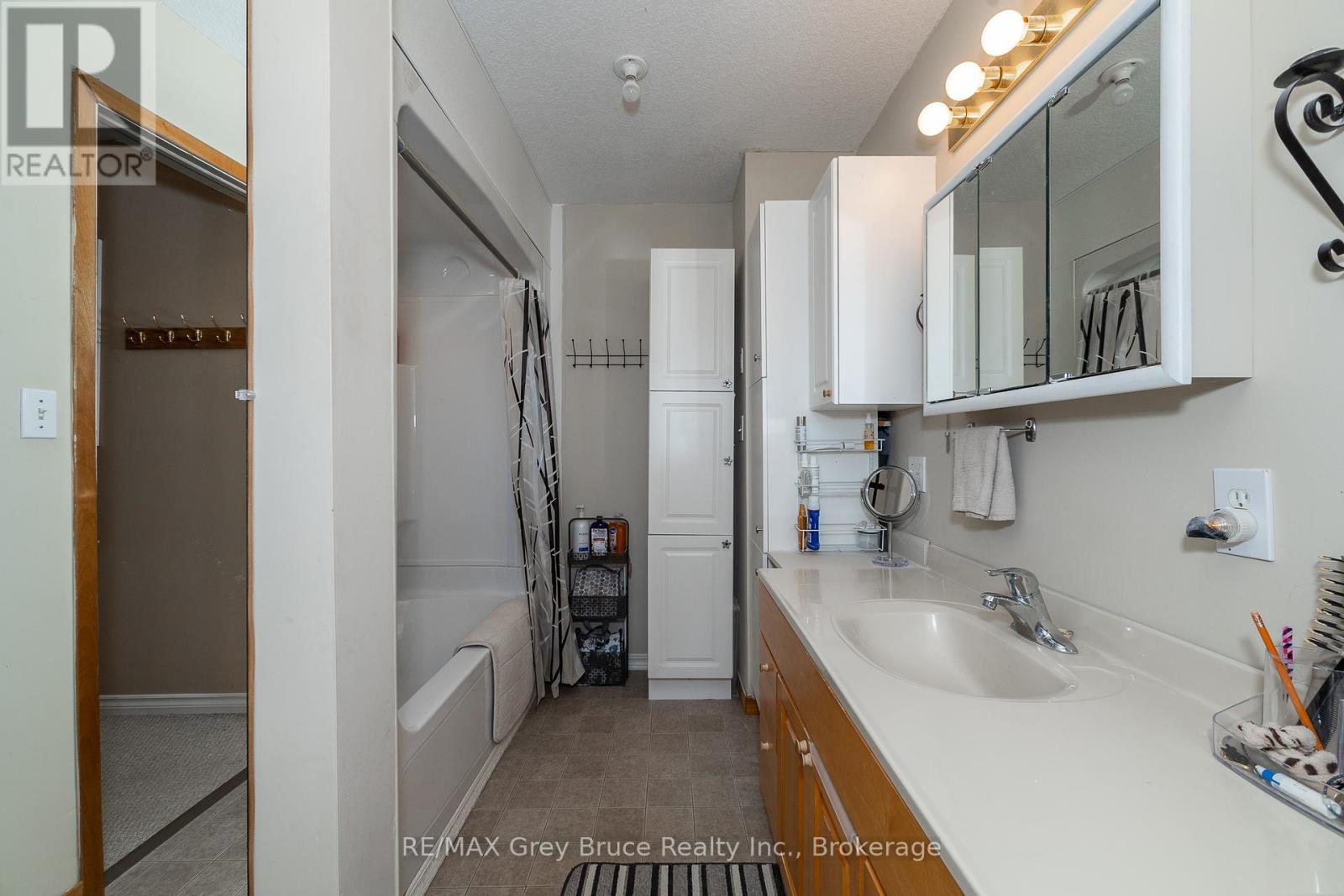 283 6 Concession, Arran-Elderslie, Ontario  N0H 2N0 - Photo 40 - X12250013