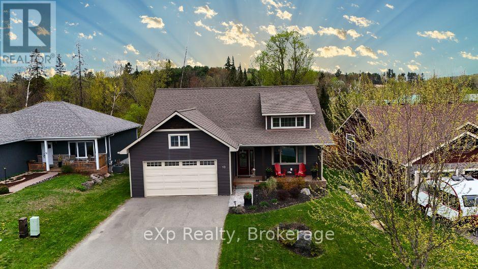 10 WOODSTREAM DRIVE, Huntsville, Ontario