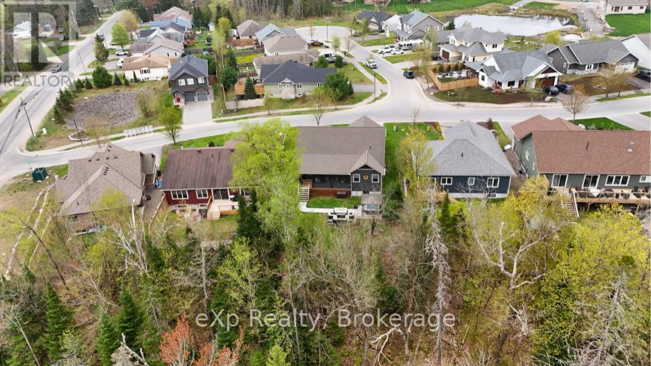 10 Woodstream Drive, Huntsville, Ontario  P1H 0B7 - Photo 35 - X12250041