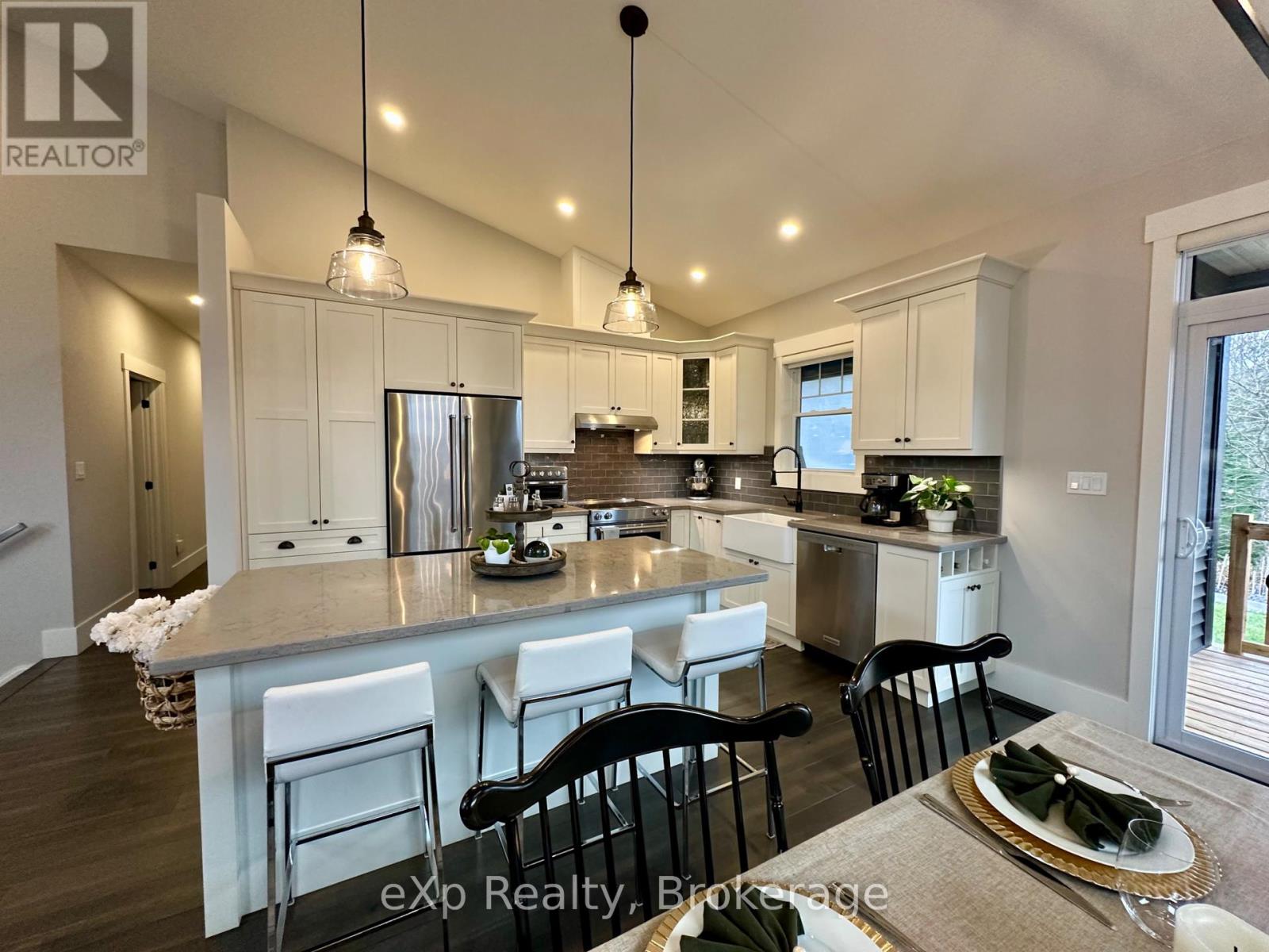 10 Woodstream Drive, Huntsville, Ontario  P1H 0B7 - Photo 9 - X12250041