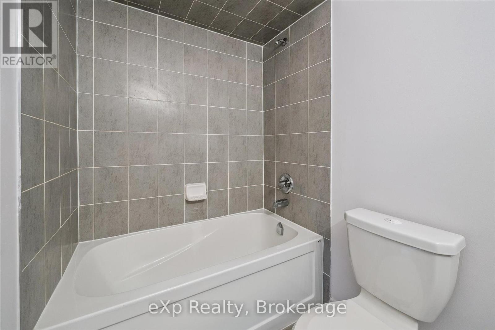 4 - 124 Watson Parkway N, Guelph, Ontario  N1E 0P6 - Photo 17 - X12250052