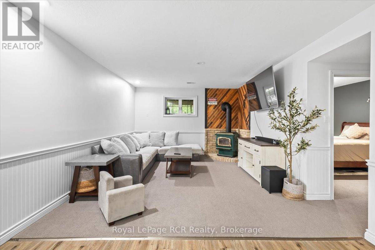 165 14th Avenue, Hanover, Ontario  N4N 3P7 - Photo 21 - X12250091