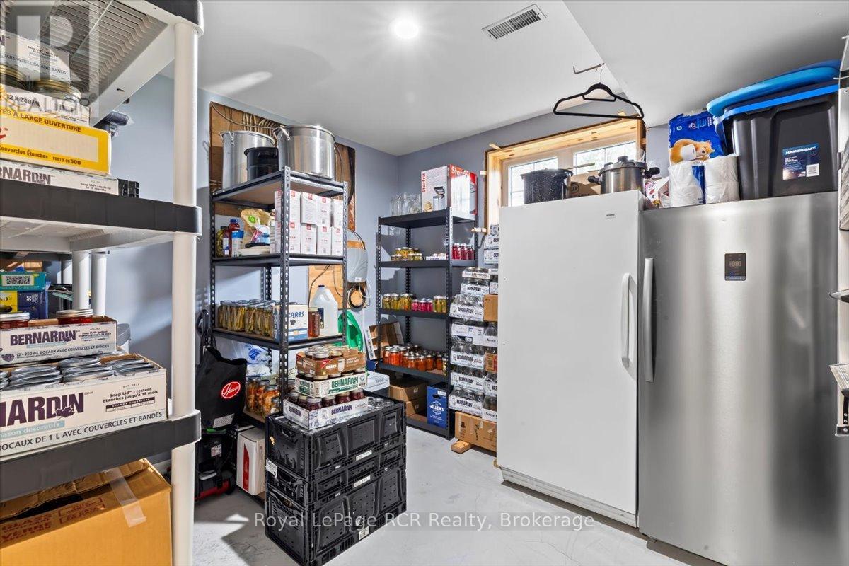 165 14th Avenue, Hanover, Ontario  N4N 3P7 - Photo 31 - X12250091