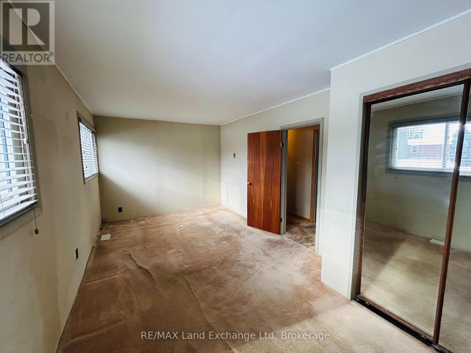 81 Queen Street, Morris Turnberry, Ontario  N0G 1G0 - Photo 10 - X12250098
